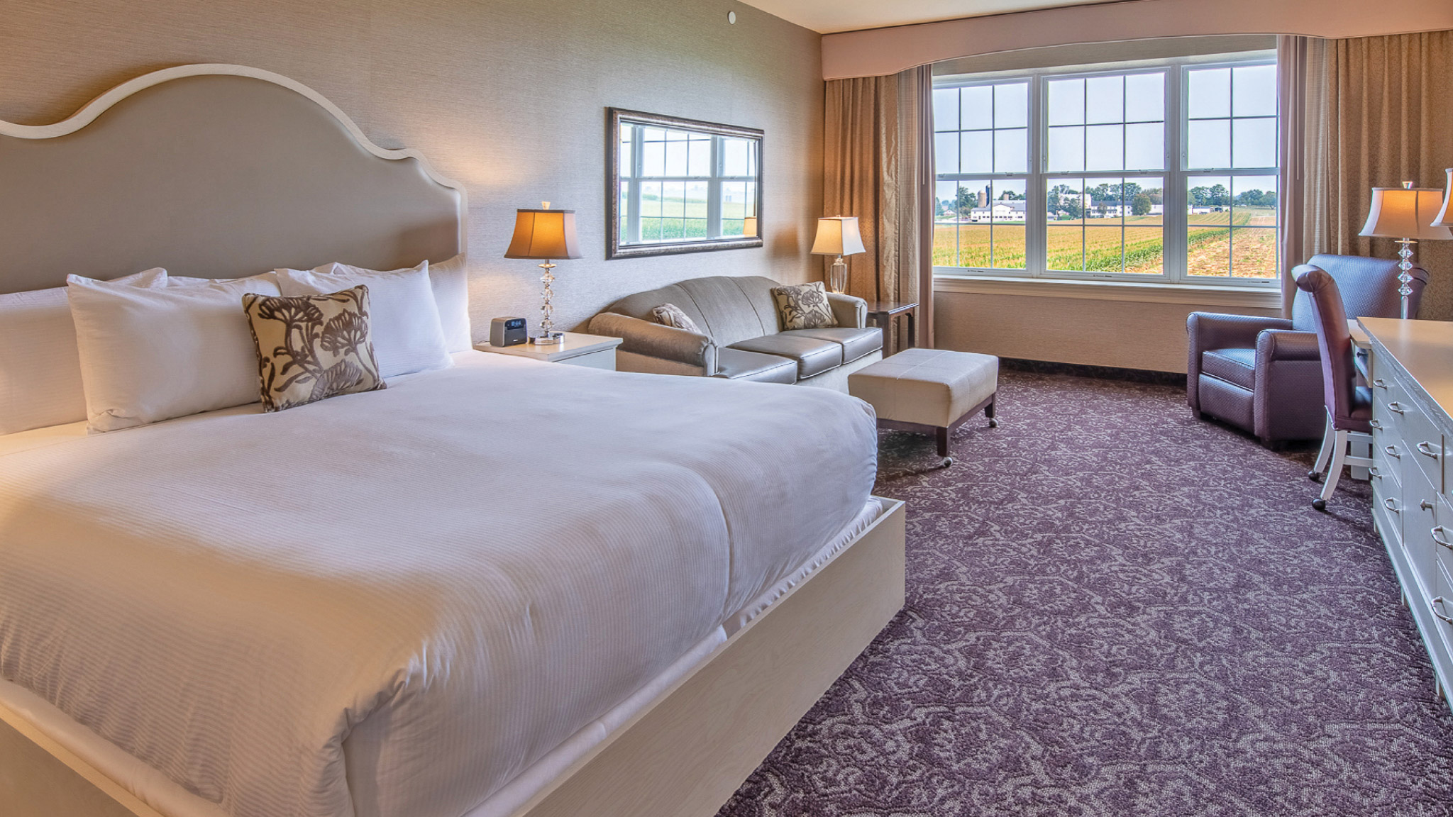 Adult Only Grand King at AmishView Inn & Suites at Plain & Fancy Farm in Lancaster County