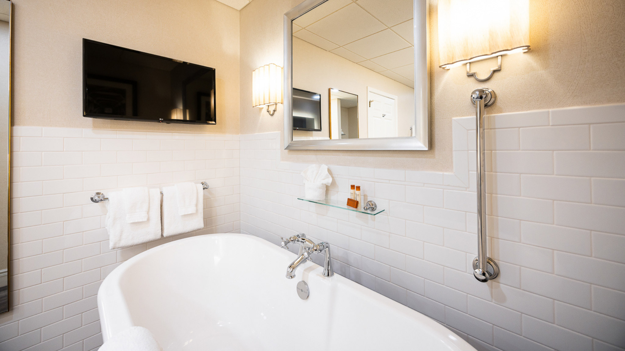 Bathroom in a Studio Suite at AmishView Inn & Suites at Plain & Fancy Farm in Lancaster County