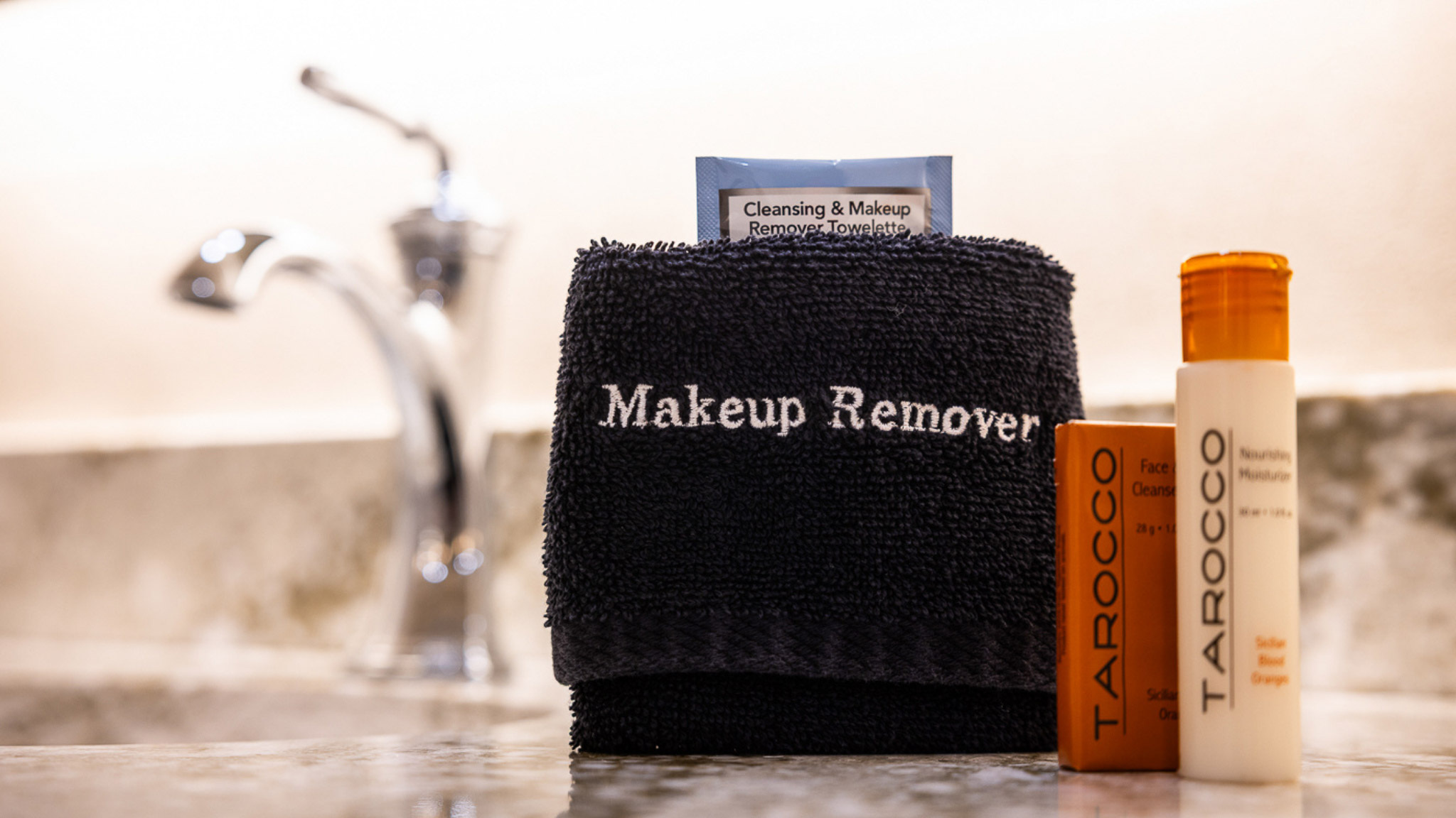 AmishView Inn & Suites Bathroom at Plain & Fancy Farm